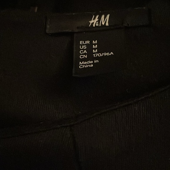 πSALE 4 for $10πH&M Zippered Back Dress Size Medium - Picture 3 of 3